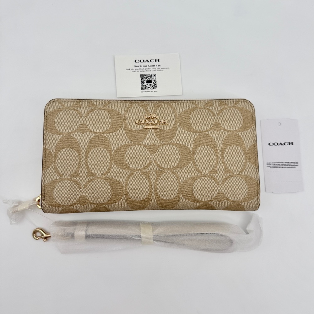 Coach Long Zip Around Wallet In Signature Canvas Light Khaki/Chalk